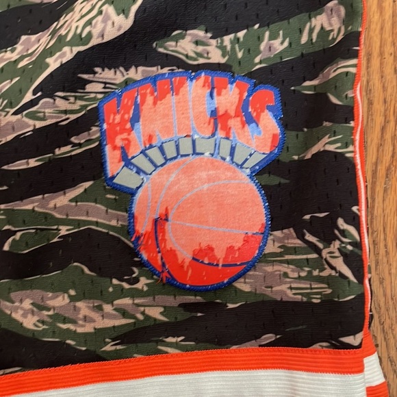 Mitchell & Ness New York Knicks 1991-92 CAMO Swingman Shorts Men’s L - Picture 4 of 11